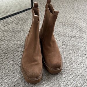 Sam Edelman, Laguna boots